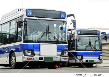 路線バス　JRバスの中型バス 124030520