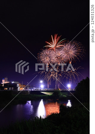 岩手県花巻市　花火大会 124031326