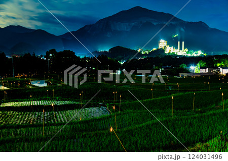 秩父 寺坂棚田 ホタルかがり火まつり 124031496
