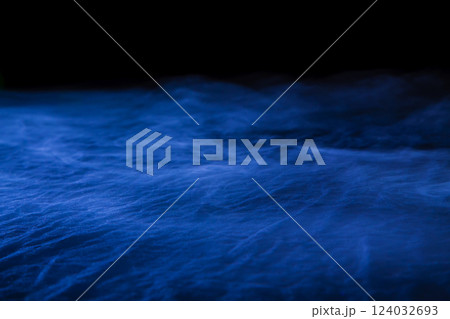 ドライアイスの煙 124032693