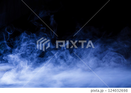 ドライアイスの煙 124032698