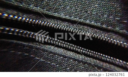 黒いチャック　ファスナー　接写 124032761