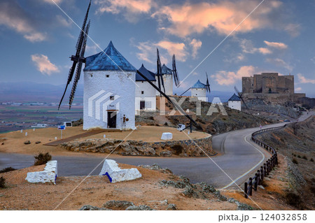 コンスエグラの風車群 124032858