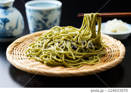 ざるに盛った茶蕎麦 ざるに盛った茶蕎麦 124033070