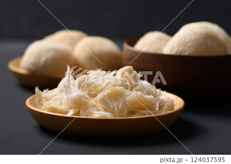 Lion's Mane mushroom or Yamabushitake mushroom Lion's Mane mushroom or Yamabushitake mushroom 124037595
