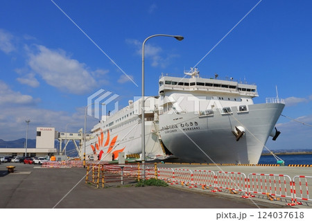 サンフラワー号と別府国際観光港 124037618