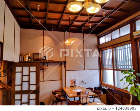 レトロなレストラン　おしゃれなカフェ 124038905