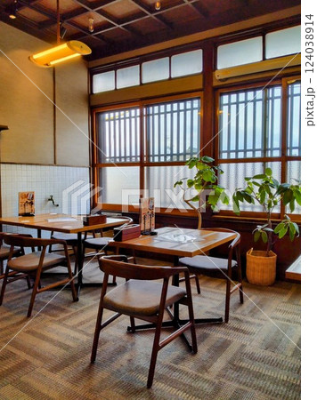 レトロなレストラン おしゃれなカフェ レトロなレストラン おしゃれなカフェ 124038914