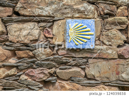 Road sign of Camino de Santiago Road sign of Camino de Santiago 124039838