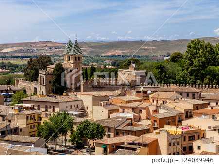 Old town of the medieval city of Toledo Old town of the medieval city of Toledo 124039946
