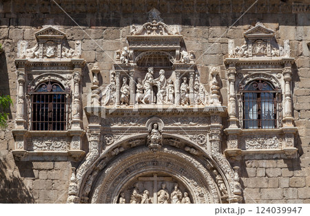 Plateresque facade of Santa Cruz museum in Toledo Plateresque facade of Santa Cruz museum in Toledo 124039947