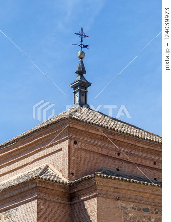 Old town of the medieval city of Toledo 124039973
