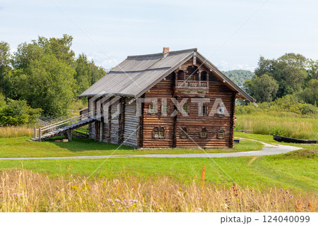 Big wooden house on island Kizhi, Russia Big wooden house on island Kizhi, Russia 124040099