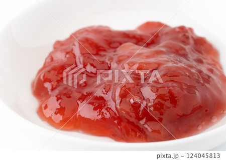 イチゴジャムのクローズアップ イチゴジャムのクローズアップ 124045813