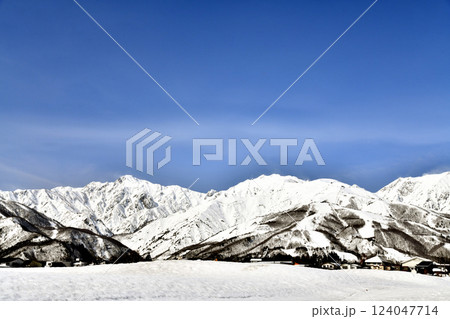 白馬村の風景/五竜岳~白馬八方尾根スキー場方面を望む(長野県白馬村)【2025.3】 白馬村の風景/五竜岳~白馬八方尾根スキー場方面を望む(長野県白馬村)【2025.3】 124047714