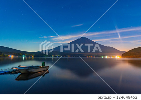 富士山と山中湖とアトラス彗星 2024年 富士山と山中湖とアトラス彗星 2024年 124048452