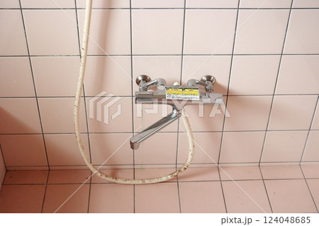 バスルーム　シャワー 124048685