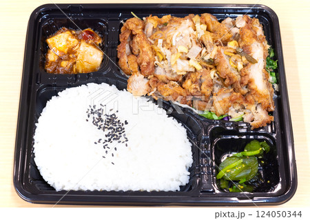 おいしい中華料理、油淋鶏弁当 124050344