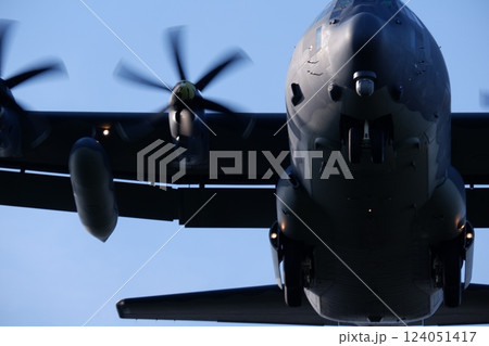 横田基地に着陸するMC130Jコンバットタロン 横田基地に着陸するMC130Jコンバットタロン 124051417