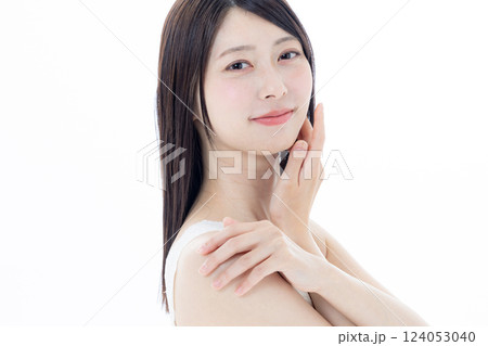 若い女性の美容イメージ 124053040