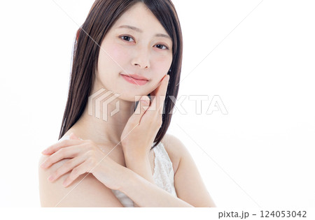 若い女性の美容イメージ 124053042