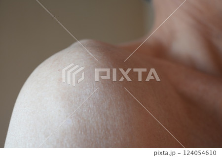 右肩 124054610