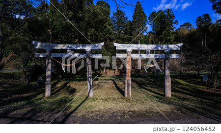 諏訪神社(鹿児島県薩摩川内市東郷町斧渕) 並立鳥居 諏訪神社(鹿児島県薩摩川内市東郷町斧渕) 並立鳥居 124056482