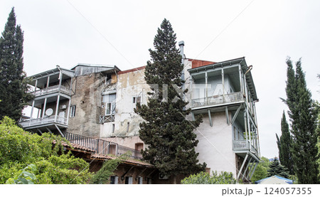 old house, abandoned house old house, abandoned house 124057355