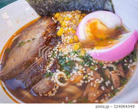 【ウクライナ】東部ドニプロ市内のレストランで出されたラーメン 124064349