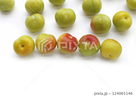 Fresh green plum on white background 124065146