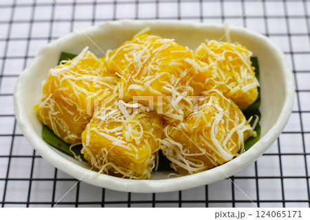 Steam pumpkin cake. Thai Desserts. Steam pumpkin cake. Thai Desserts. 124065171