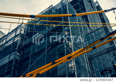 電線防護管とマンション大規模修繕工事 a-4 暖色寒色強調 電線防護管とマンション大規模修繕工事 a-4 暖色寒色強調 124065487