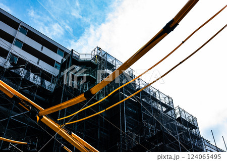 電線防護管とマンション大規模修繕工事　c-2 高彩度コントラスト 124065495