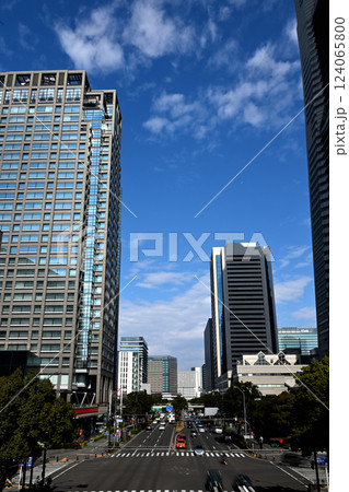 桜木町駅前の風景 124065800