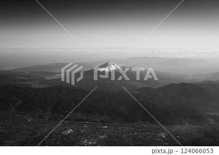空から見る富士山 空から見る富士山 124066053