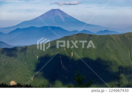 南アルプス・千枚小屋から見る富士山 南アルプス・千枚小屋から見る富士山 124067430