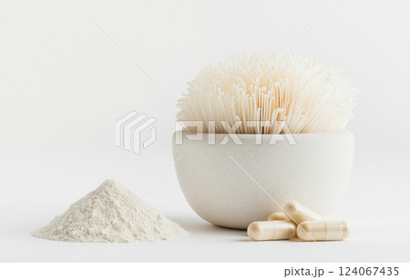 Lions mane mushroom supplement: capsules, powder, and fresh mushroom 124067435
