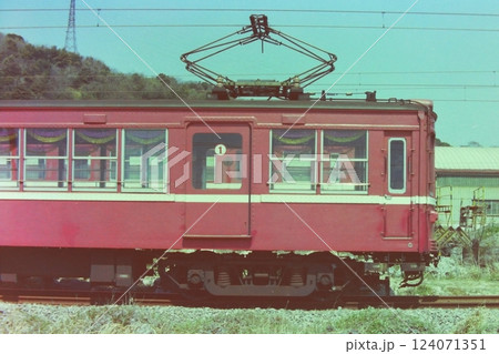 京急230形さよなら運転会の271号車のサイドビュー、久里浜工場にて、1978年4月9日 京急230形さよなら運転会の271号車のサイドビュー、久里浜工場にて、1978年4月9日 124071351