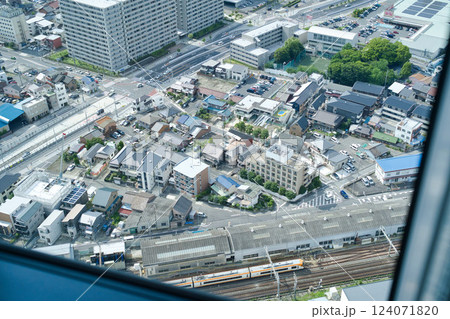 都会を走る鉄道と線路群② 124071820