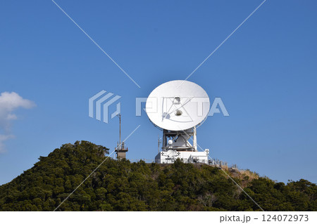 宇宙観測所のパラボラ 124072973