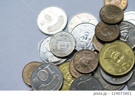 NT$台湾ドルの硬貨 124073801