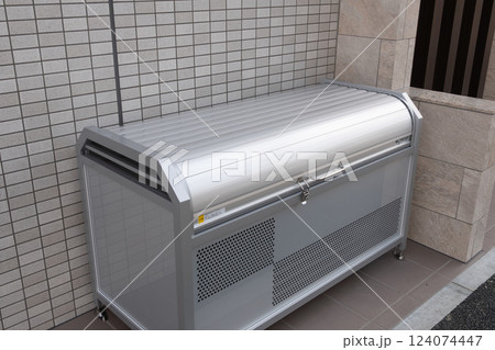 新築マンションのごみ収集場 新築マンションのごみ収集場 124074447