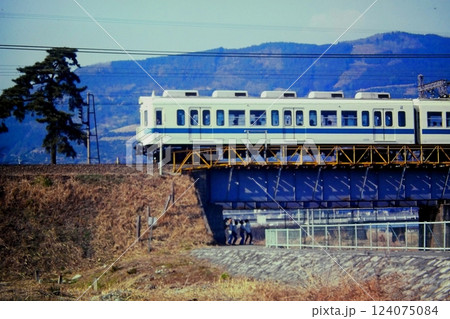 小田急2400形、冷房試験車2478号車、新松田－栢山（開成）、1982年2月11日 124075084