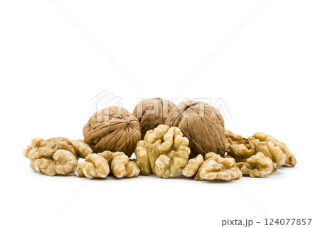 walnuts walnuts 124077857
