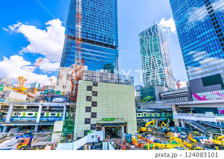 日本の東京都市景観 重機が、今度はズラリ…“夏空”が…さよなら渋谷駅西口…=3月17日 日本の東京都市景観 重機が、今度はズラリ…“夏空”が…さよなら渋谷駅西口…=3月17日 124083101