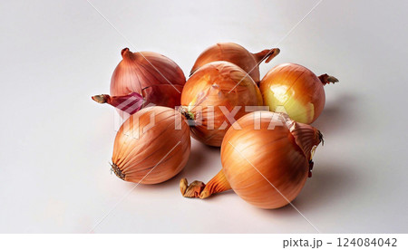Closeup shot of small onions on the white background 124084042