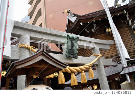 東京都中央区日本橋小網町　強運厄除けの神様　小網神社 124086812