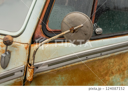 車のボディ 劣化 Car body deterioration and rust, dents 124087152