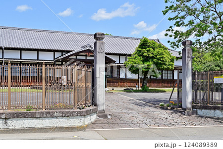 中山道安中宿散歩：旧碓氷郡役所　群馬県安中市 124089389