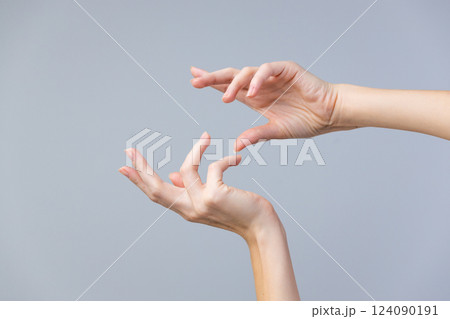 Elegantly Expressive Hands in Motion: Captivating Gestures for Communication and Artistry in Photography 124090191